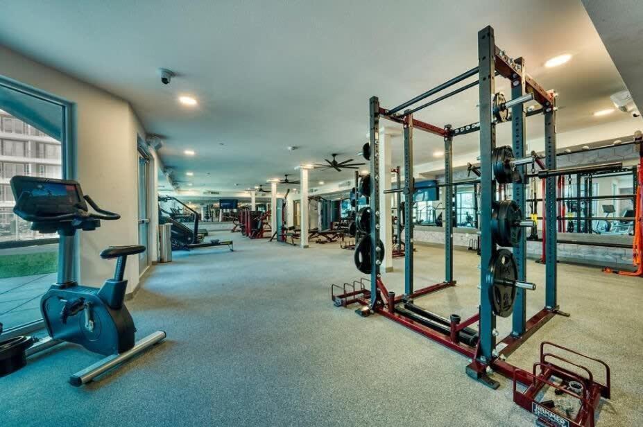 Cozysuites Phx Roro Gym, Pool, Pets, Parking! #6 Apartment