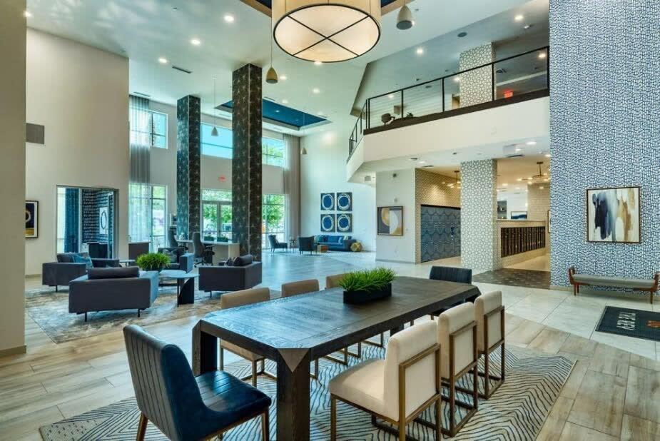Cozysuites Phx Roro Gym, Pool, Pets, Parking! #6 Apartment Phoenix